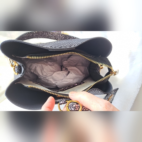 NWT TRENDY Bucket Bag - Picture 7 of 10